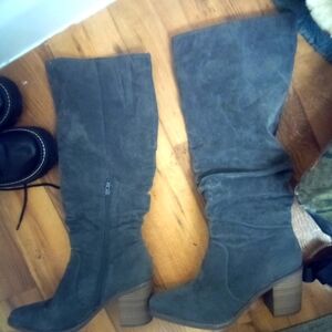 Women's Gray Suede Boots